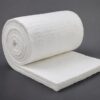 Colcha de Fibra Cerámica 1260 °C en rollo para aislamiento térmico industrial de hornos, calderas y equipos de alta temperatura.